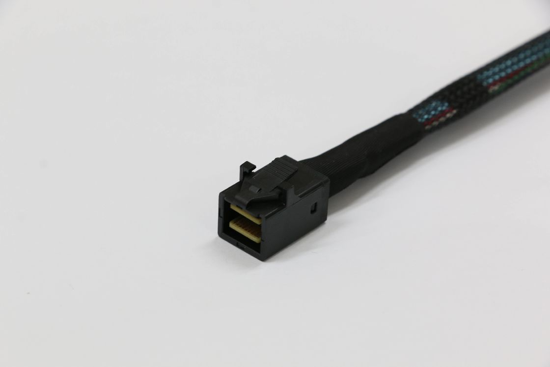Internal 12Gb/s HD Mini SAS SFF-8643 to U.2 SFF-8639 NVMe SSD Cable with 15P SATA Power  1.0M