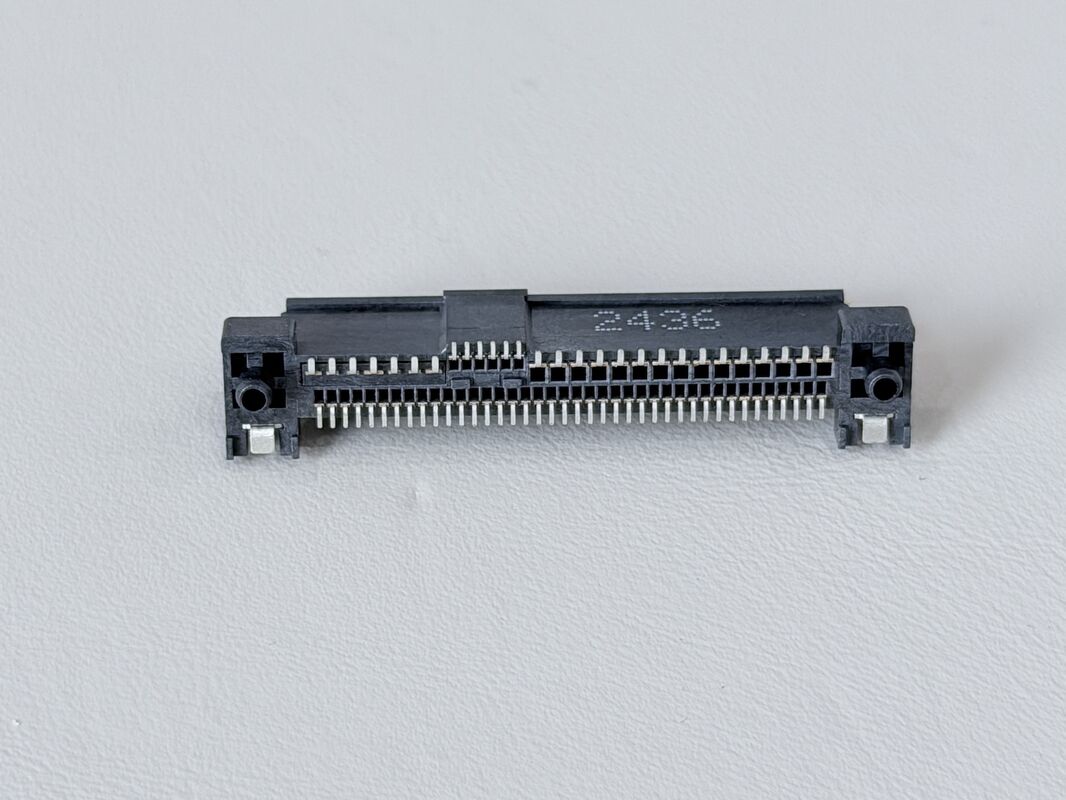 SAS4/PCIe 68-Pin SMT Female Electronic Signal Connector, 30U
