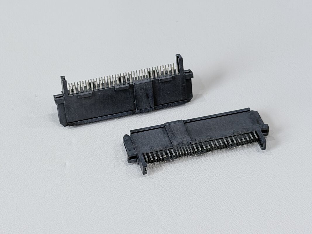 SAS 68-Pin Female Solder-Type Connector 180° | 30U