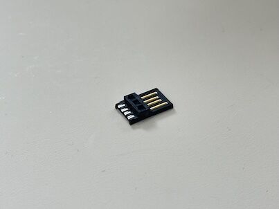 USB 2.0 AM Solder-Type Connector, Black Gold-Plated 5u