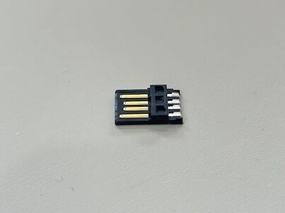 USB 2.0 AM Solder-Type Connector, Black Gold-Plated 5u