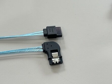 Right Angle to Straight SATA 7Pin Data Cable Connector – Shielded Serial ATA Wire for HDD / SSD / Server Transmission