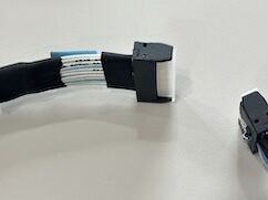 Mini SAS HD to U.2 NVMe SSD Connector Cable – SFF-8643 to SFF-8639 Braided Wire Harness for Server Storage