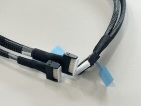 Mini SAS HD to U.2 NVMe SSD Connector Cable – SFF-8643 to SFF-8639 Braided Wire Harness for Server Storage