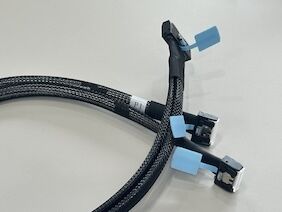 Mini SAS HD to U.2 NVMe SSD Connector Cable – SFF-8643 to SFF-8639 Braided Wire Harness for Server Storage