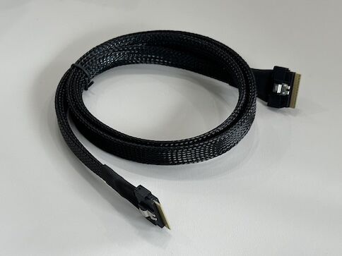 SFF-8654 8i to SFF-8654 8i High-Speed Mini SAS HD Connector Cable, 1.0 m 32AWG 85 Ω Braided Assembly