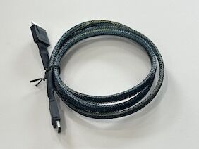 SFF-8654 8i to SFF-8654 8i High-Speed Mini SAS HD Connector Cable, 1.0 m 32AWG 85 Ω Braided Assembly