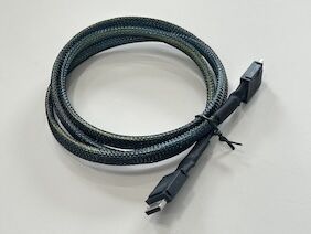 SFF-8654 8i to SFF-8654 8i High-Speed Mini SAS HD Connector Cable, 1.0 m 32AWG 85 Ω Braided Assembly