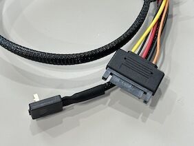 SFF-8654 8i to SFF-8654 8i High-Speed Mini SAS HD Connector Cable, 1.0 m 32AWG 85 Ω Braided Assembly