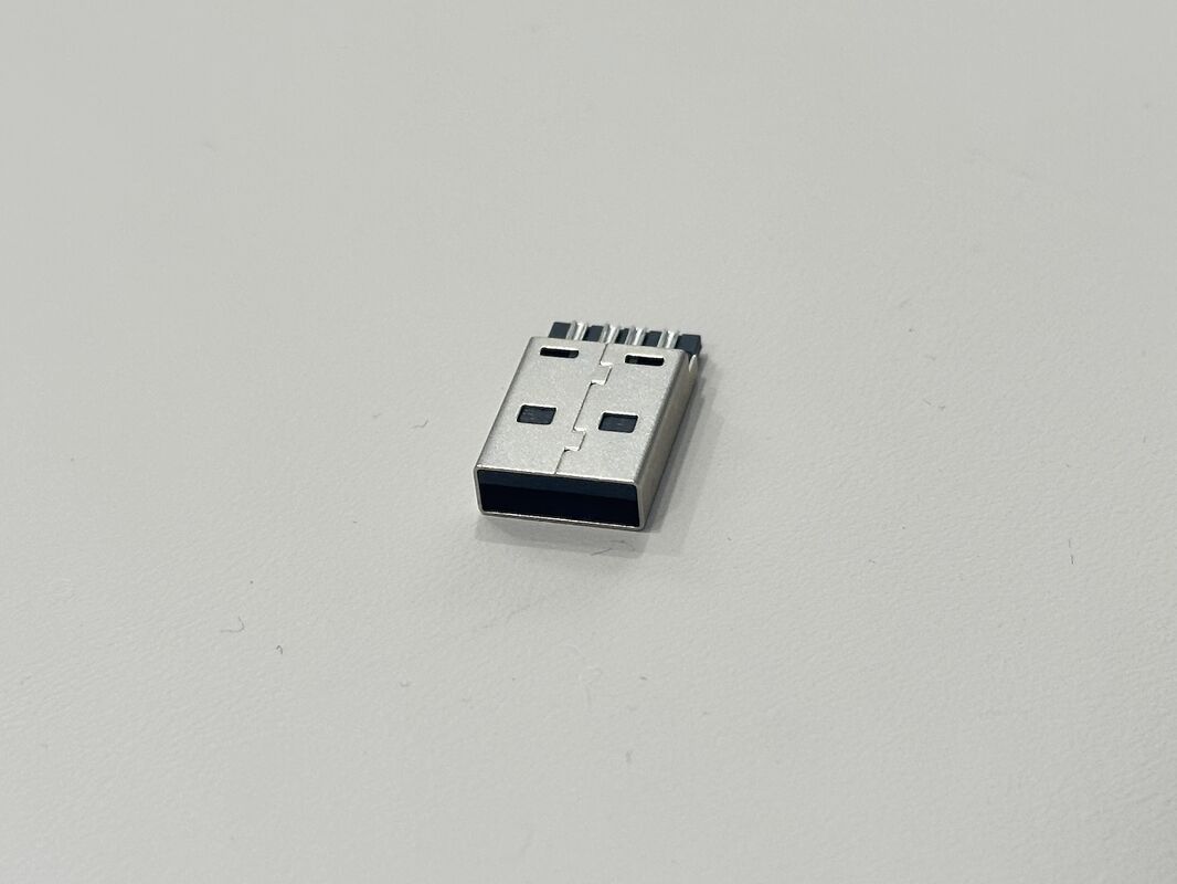 High-Durability USB 2.0 AM Connector – Integrated Solder-Type Black Housing Gold-Flash Plated Interconnect