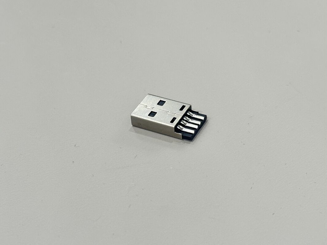 High-Durability USB 2.0 AM Connector – Integrated Solder-Type Black Housing Gold-Flash Plated Interconnect