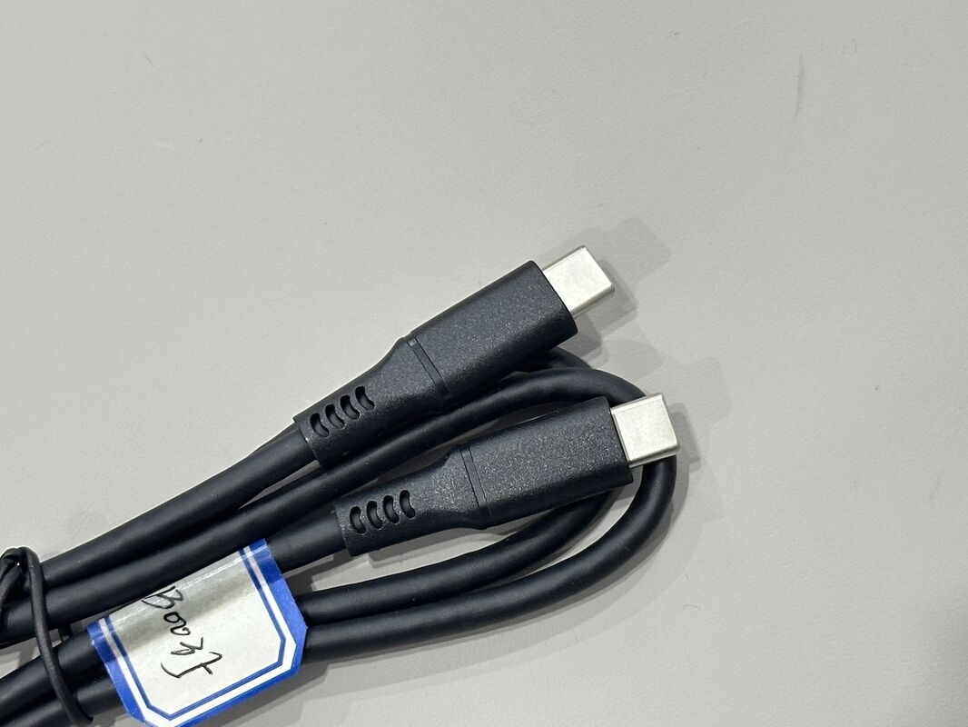 USB Type-C to USB Type-C Right-Angle Power & Data Cable Connector