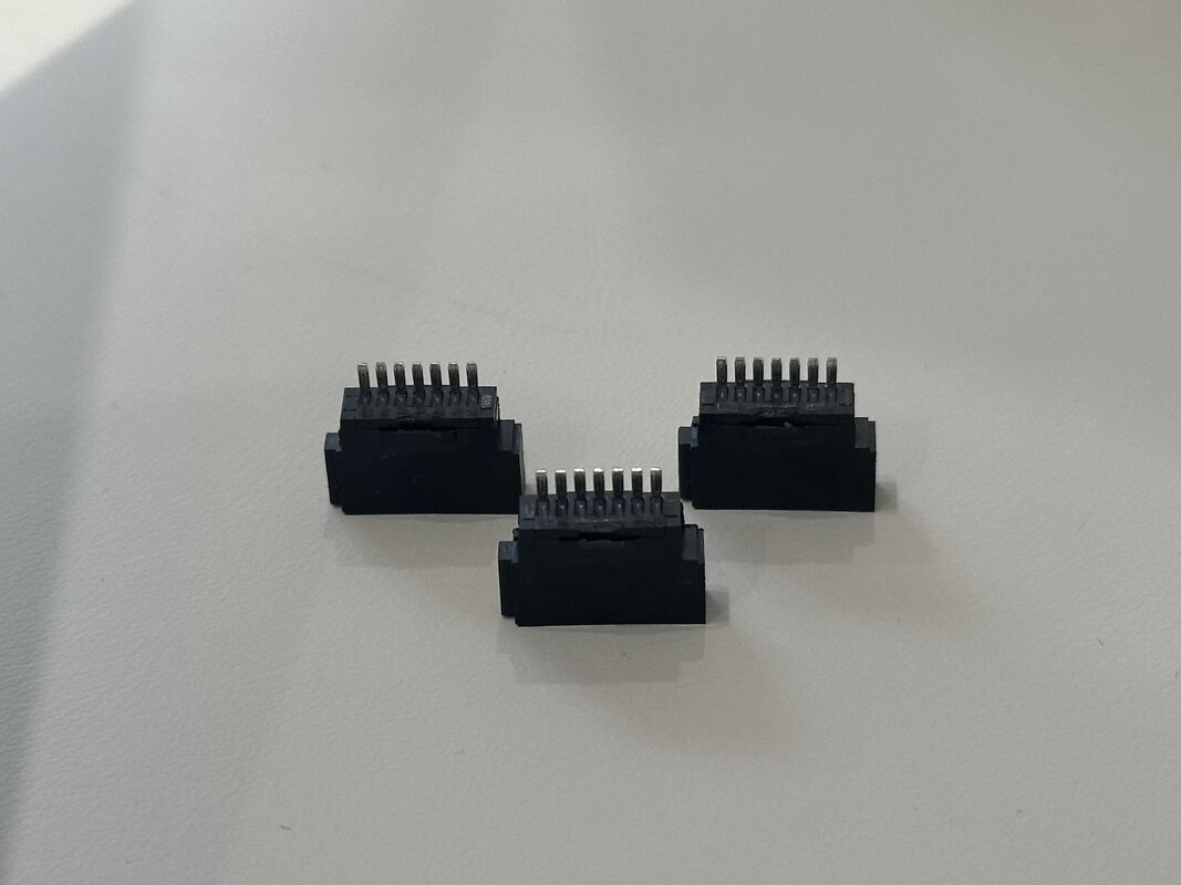 SATA 7P SMT female PCB connector, 1.27mm pitch gold-plated terminals, right-angle board mount, high-speed data signal transmission, customization for server, storage, automotive electronic devices