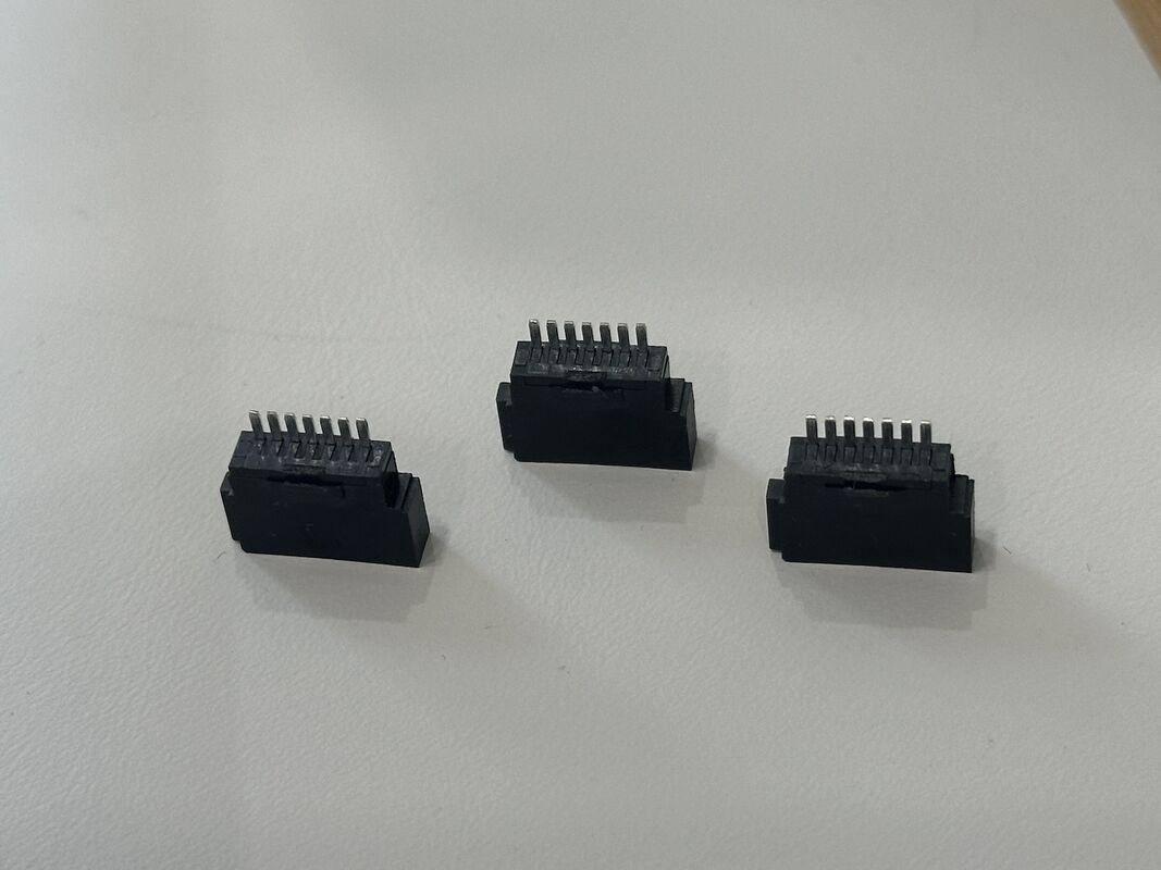 SATA 7P SMT female PCB connector, 1.27mm pitch gold-plated terminals, right-angle board mount, high-speed data signal transmission, customization for server, storage, automotive electronic devices