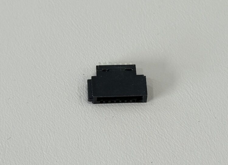 7 Pin 1.27mm PCB Female Socket Connector, Right Angle SMT Board Interface for High Speed Signal Transmission, Custom Wire Harness, Automotive and Industrial Electronic Power Systems