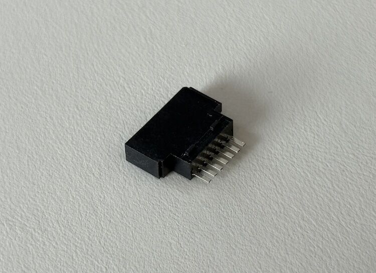 7 Pin 1.27mm PCB Female Socket Connector, Right Angle SMT Board Interface for High Speed Signal Transmission, Custom Wire Harness, Automotive and Industrial Electronic Power Systems