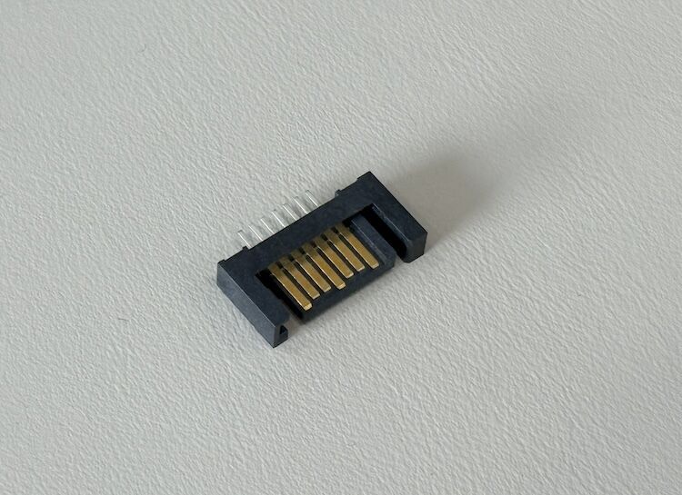 13 Pin SATA board mount connector, 1.27mm pitch vertical SMT PCB connector for high speed data transmission, HDD / SSD storage, industrial electronic server customization