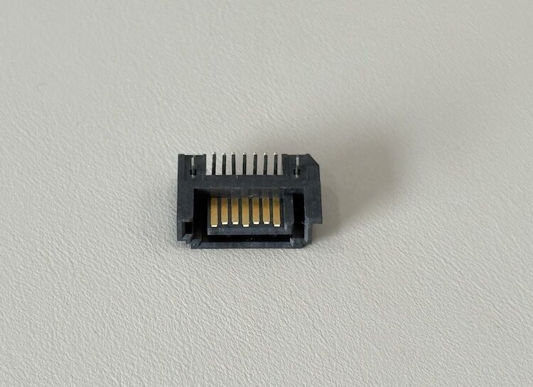 13 Pin SATA board mount connector, 1.27mm pitch vertical SMT PCB connector for high speed data transmission, HDD / SSD storage, industrial electronic server customization