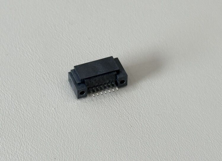 13 Pin SATA board mount connector, 1.27mm pitch vertical SMT PCB connector for high speed data transmission, HDD / SSD storage, industrial electronic server customization