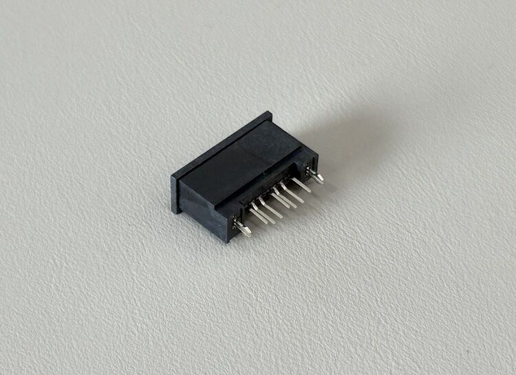 7 Pin SATA 1.27mm pitch male PCB connector, right angle through hole gold-plated signal terminals, customization for server storage, industrial electronic power transmission applications systems