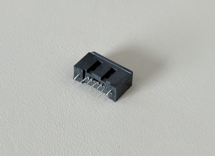 2.54mm PCB Female Connector 10 Pin Right Angle Gold-Plated Terminals for Board-to-Wire Power Signal Transmission in Automotive, Server, Industrial Control, and Custom Electronic Applications