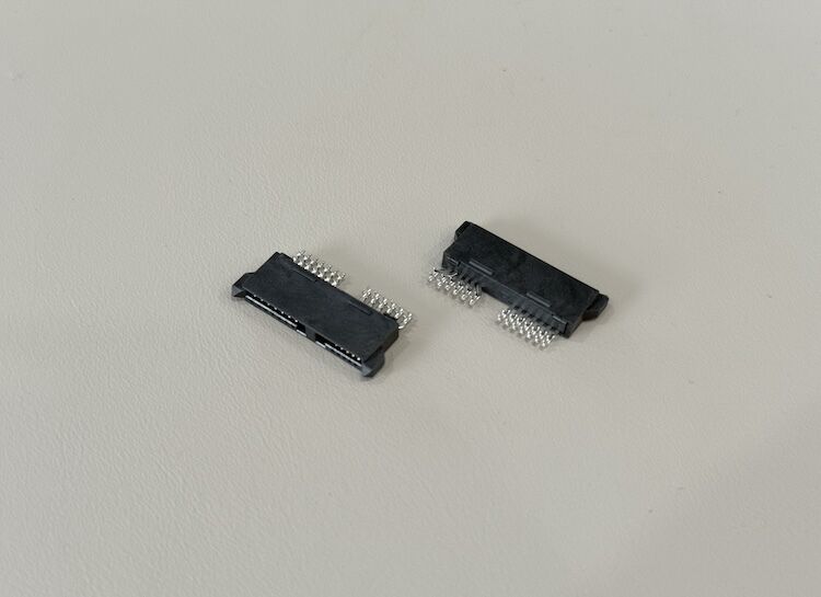 Right Angle SATA Female PCB Connector 7 Pin 1.27mm Pitch, Board Mount Power Signal Terminals for Server Storage, Automotive Electronic Systems Cable Harness Customization