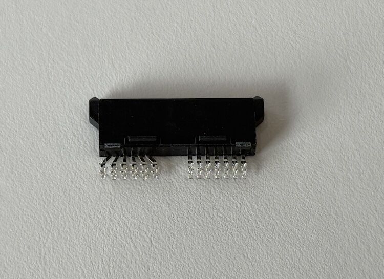 Slimline SATA 13-Pin Female SMT connector for PCB HDD SSD signal power transmission, 1.27mm pitch electronic terminal customizable server storage cable assemblies for automotive equipment applications