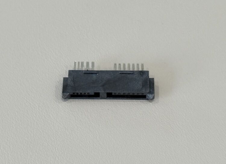 SATA 13 Pin Female Board-to-Board Connector, 1.27mm Pitch SMT Right Angle for PCB Storage Device, Server Transmission, High Reliability Electronic Signal Power Interface Customizable Applications
