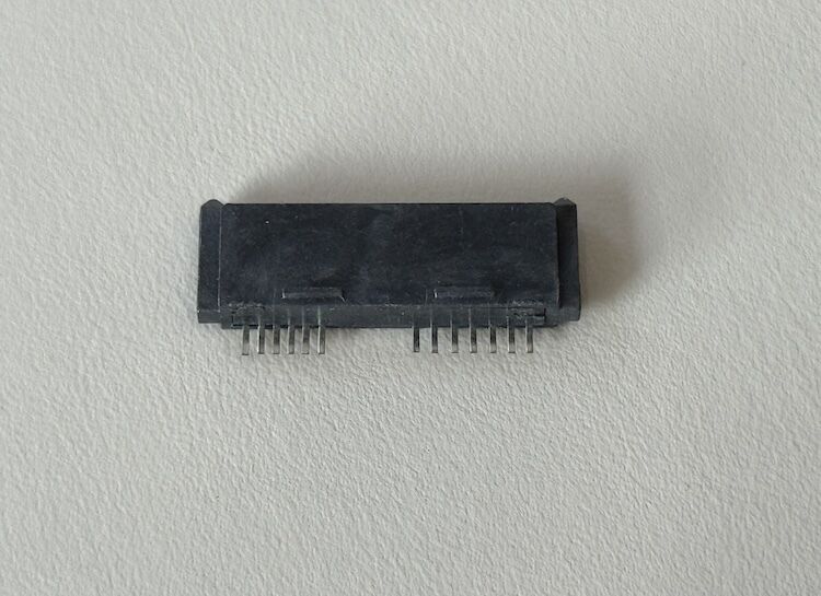 SATA 13P Female SMT PCB connector 1.27mm pitch board-to-board signal connector for HDD SSD server transmission, RoHS-compliant customization for automotive industrial power systems