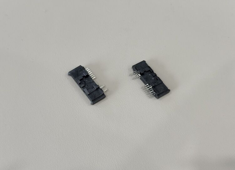 SATA 22-Pin Female SMT PCB Connector, Power and Signal Terminals, 1.27mm Pitch Board Connector for Server Storage, SSD, Automotive Electronic Transmission, Custom Wire Cable Assemblies