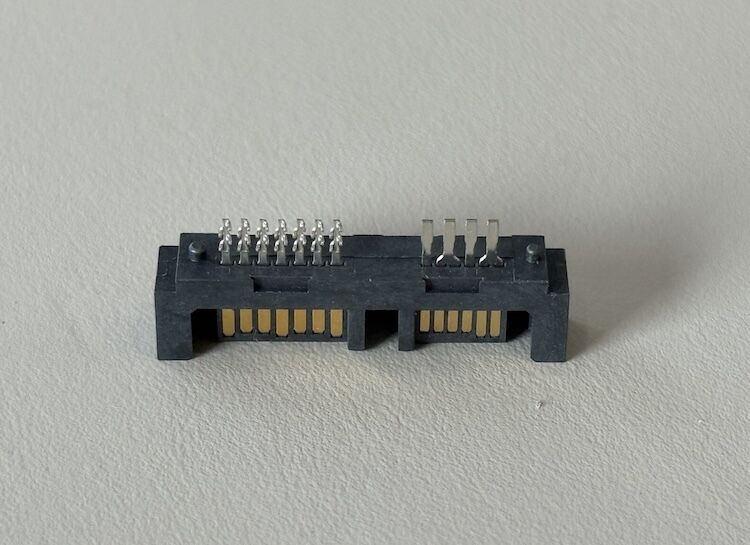 Male SATA PCB connector 13pin power signal terminals, electronic wire cable interface, high-speed data transmission connector for server storage, customization for automotive and industrial applicatio