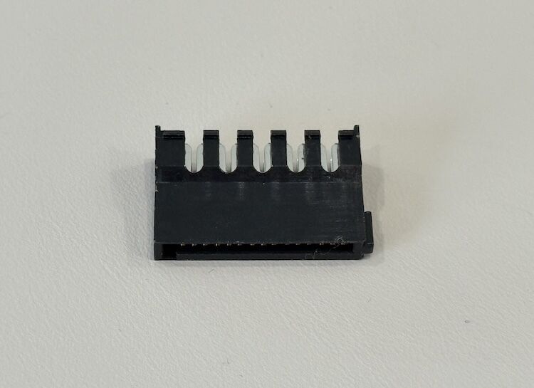 2.54mm pitch 6-pin IDC female terminal connector, wire-to-board electrical signal connector for PCB customization, automotive electronics, server power and data transmission applications