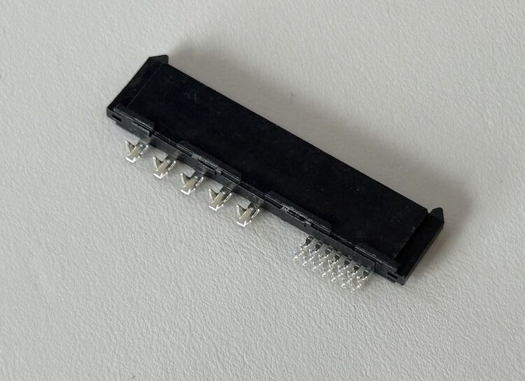 SATA 22-Pin 1.27mm Dual Row Female PCB Connector, Right Angle SMT Power Signal Terminals Connector, Customization for Server Storage HDD SSD Cable Electronic Transmission Applications