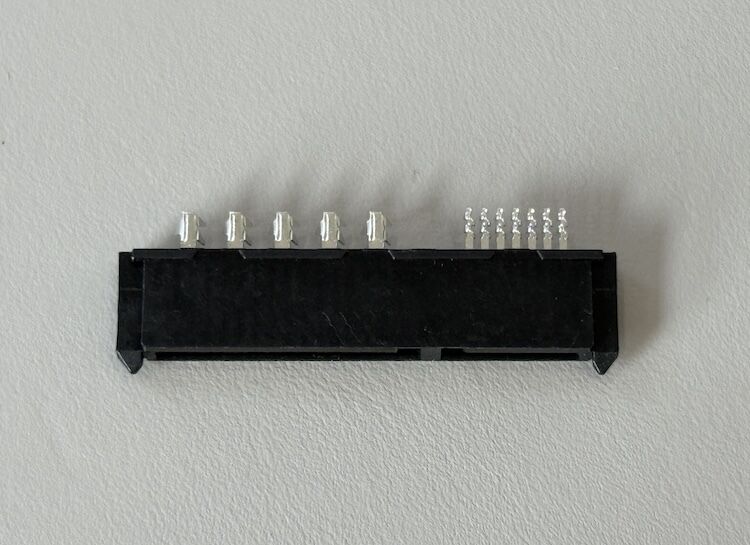 SATA 22-Pin 1.27mm Dual Row Female PCB Connector, Right Angle SMT Power Signal Terminals Connector, Customization for Server Storage HDD SSD Cable Electronic Transmission Applications