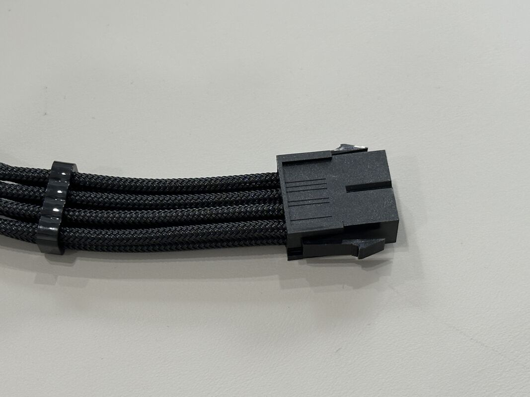 Custom Sleeved 8-Pin Power Cable Harness, wire to wire connector assembly for server GPU PSU power transmission, black braided cable, high-current electrical connector, OEM customization solution