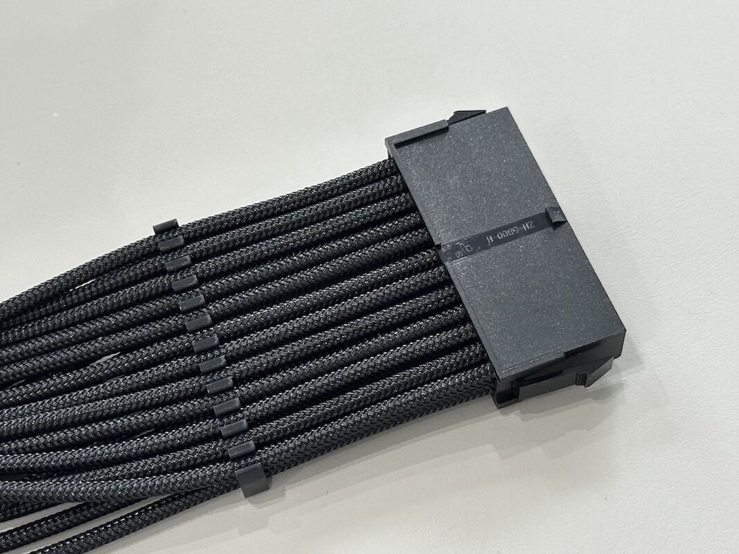 Custom ATX 24 Pin PSU Power Connector Cable, Braided Sleeved Wire Harness for Gaming PC Motherboard, High Current Electrical Transmission, OEM Server Power Supply Systems