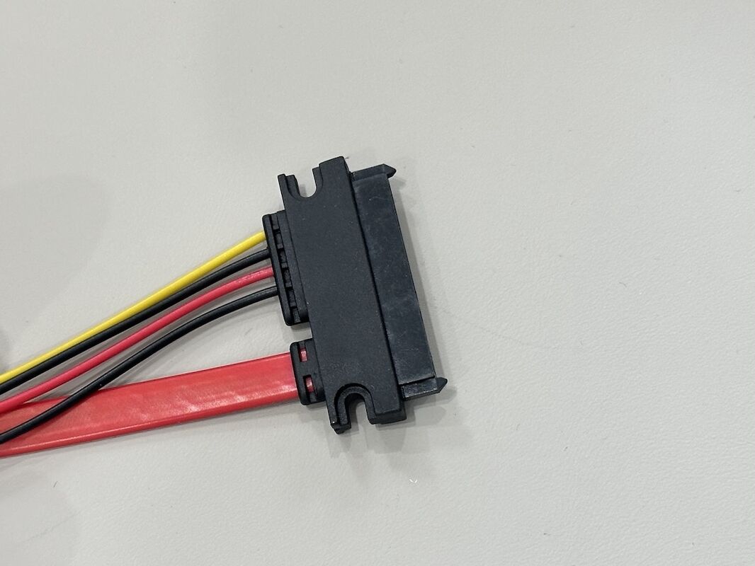 Serial ATA data power connector cable, 7+15 pin SATA wire harness with micro 4 pin power connector for HDD SSD server storage transmission customization applications