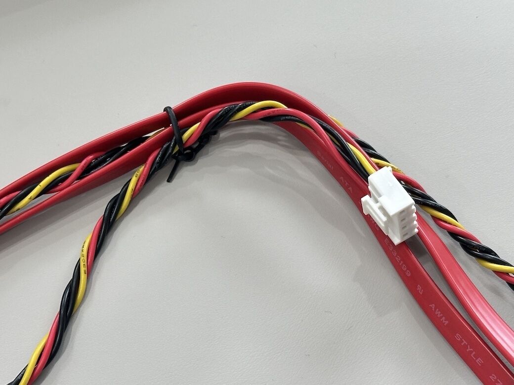SATA data power connector cable harness, right angle 7+15 pin to 4 pin wire terminal, twisted power cable for server HDD SSD signal transmission customization